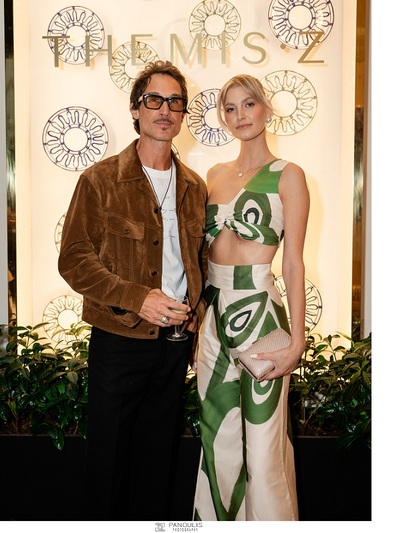 O Anthony Deane, αδερφός της Kelly Ruthe...