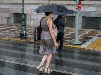 Καιρός: Με σύννεφα, βροχές και καταιγίδε...