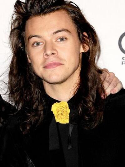 Και με μπουτονιέρα κίτρινη ο Χαρι