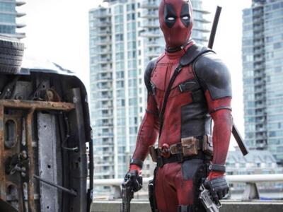 Σπεύδουν μετά...μανίας να δουν τον αθυρό...