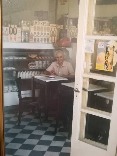 Στην φωτογραφία, πριν από 30 χρόνια, ο Δ...