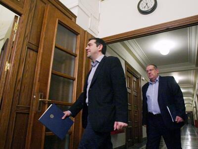 Ραγδαίες πολιτικές εξελίξεις: Συνεδριάζε...