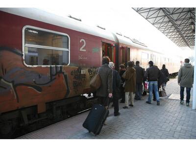 Υπέρ του σιδηροδρόμου στην Πελοπόννησο η...