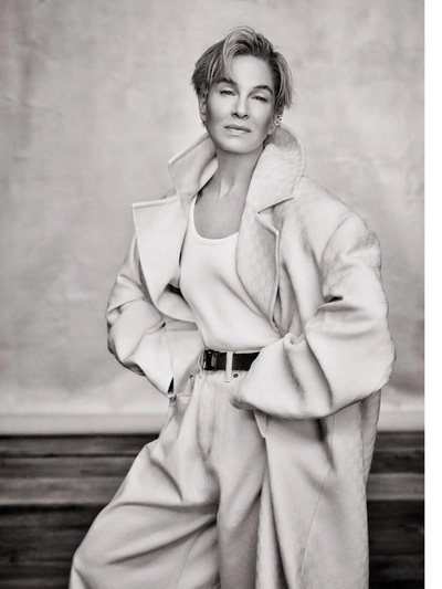 Mε σύνολο Gucci και σκουλαρίκια Tiffany 