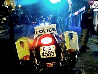 Νεαροί λήστευαν πεζούς στους δρόμους της...