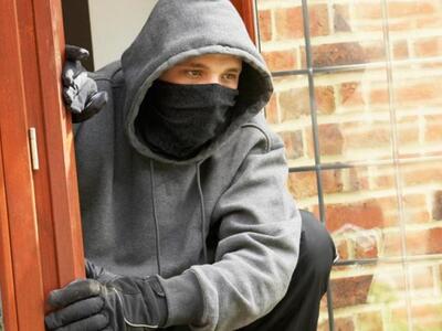 Αχαϊα:"Οργανώθηκε" με κουκούλε...