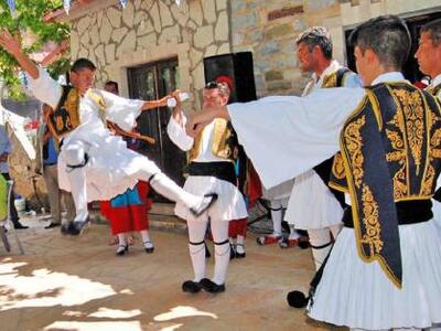 Πάτρα: Χριστουγεννιάτικη γιορτή και παρα...