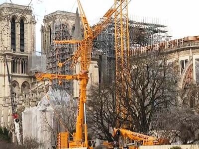 Παναγία των Παρισίων: Χωρίς χριστουγεννι...