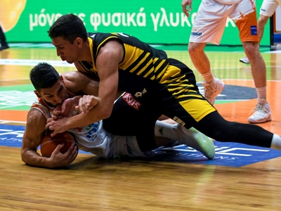 Το εξαιρετικά άδικο φινάλε στο ΑΕΚ-Προμη...