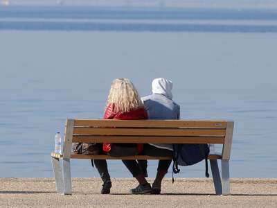 Καιρός: Υψηλές για την εποχή θερμοκρασίε...