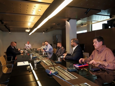 Επανεκκινεί χωρίς πλέι άουτ η Super League 2