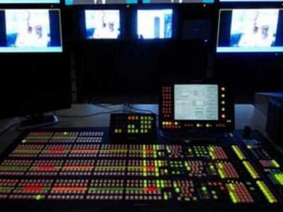 Μάχη κυβέρνησης και Ένωσης Ιδιωτικών Τηλ...