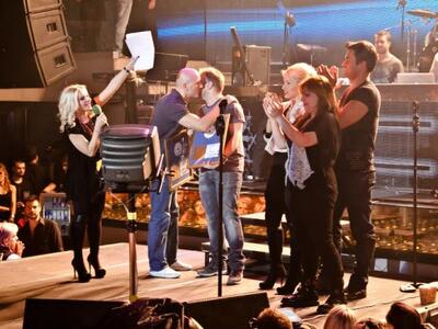 Απονομή Χρυσού Δίσκου στον Νίκο Χαλκούση