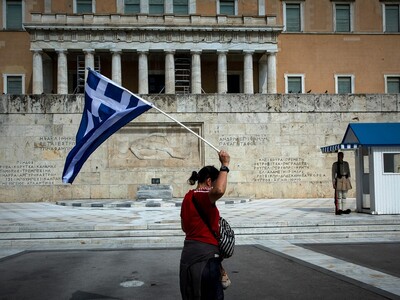Τι πιστεύουν οι Έλληνες για τη Συνταγματ...