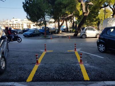  Κορίνες και σήμανση στις ράμπες πεζών ,...