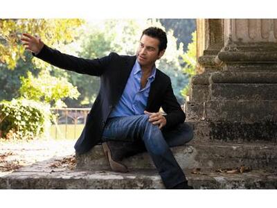 Στο Βεάκειο του Πειραιά ο Μάριος Φραγκού...