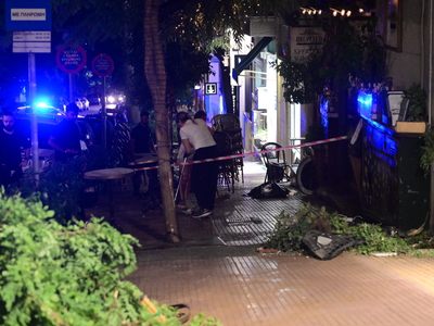 Κολωνάκι: Στη ΜΕΘ ο 46χρονος που παρασύρ...