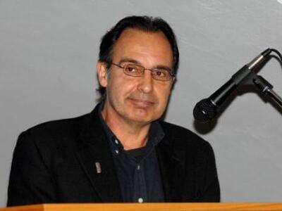 Έρχεται ο κριτικός τέχνης Μάνος Στεφανίδ...