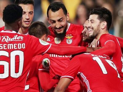 Ποδόσφαιρο: Ο σούπερ Μήτρογλου οδηγεί τη...