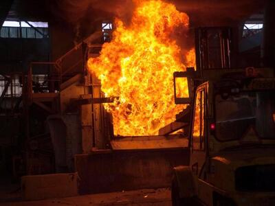 Τουλάχιστον τρεις νεκροί από έκρηξη σε ε...