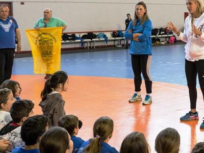 Χάντμπολ: Η Ελένη Δάρρα στο τεχνικό τιμ ...