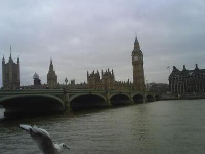 Λονδίνο: Αγωνία για την άνοδο της στάθμη...