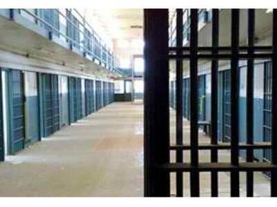 Πέταξαν μπαλάκι με ναρκωτικά στη φυλακή