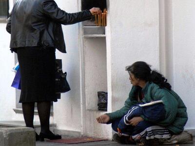 Η ρακοσυλλέκτρια με τα 16,4εκ. ευρώ στην τράπεζα!