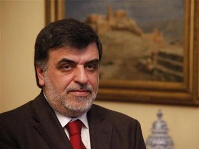 Επιβεβαιώνει την παραίτησή του από την Α...