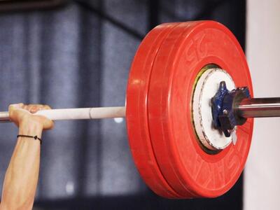 Άρση βαρών: "Έσπασε" το παγκόσ...