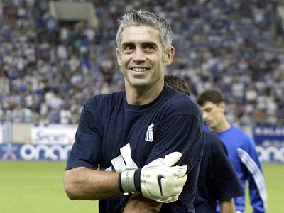 Εγκαταλείπει την ενεργό δράση ο Αντώνης ...