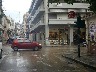 Διακοπή της κυκλοφορίας στην οδό Μαιζώνο...