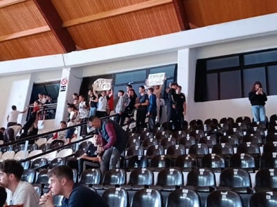 Οι μαθητές του Γυμνασίου Σαραβαλίου παρακολούθησαν αγώνα στο γήπεδο του Απόλλωνα Πάτρας- ΦΩΤΟ Οι μαθητές του Γυμνασίου Σαραβαλίου παρακολούθησαν αγώνα στο γήπεδο του Απόλλωνα Πάτρας- ΦΩΤΟ