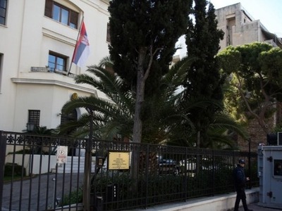 Συνελήφθη ο άνδρας που εισέβαλε με μαχαί...