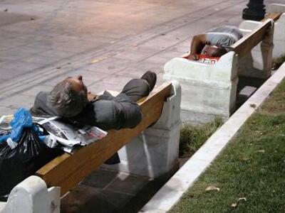 Από τους 20.000 άστεγους το Υπουργείο βρ...