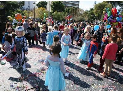 Πάτρα:Καρναβαλούπολη σήμερα στη Μεταμόρφ...