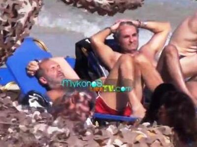 Στη Μύκονο ο Πέτρος Κωστόπουλος μετά τον...