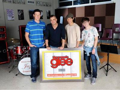 To Glee σπάει ρεκόρ έχοντας 200 τραγούδθ...