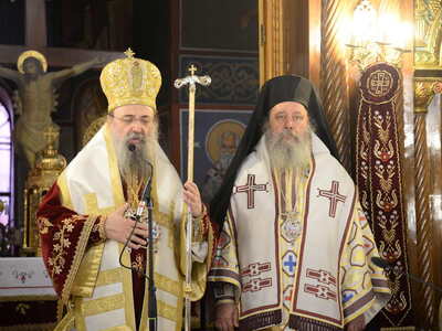 Πάτρα - φωτό: Η λειτουργία και η λιτανεία στον Αγιο Νεκτάριο