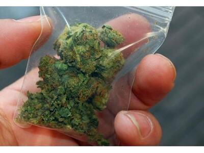 Αγρίνιο: Συνελήφθη 29χρονος, με μικροποσ...