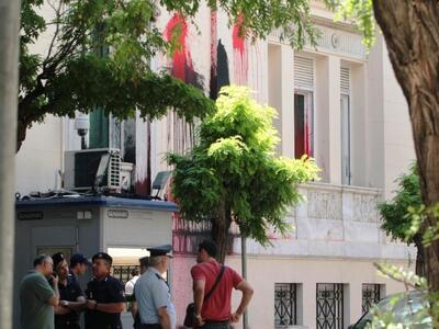 Θρίλερ με τους στρατιωτικούς ακόλουθους ...