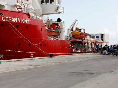Το πλοίο Ocean Viking διέσωσε 25 μετανάσ...