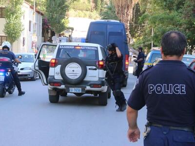 Αίγιο: Χειροπέδες σε 21χρονη που άρπαξε ...