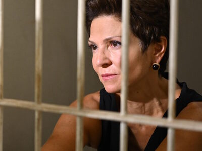 Άγιος έρωτας: Η Θάλεια ζητά συγχώρεση από τη Χλόη 