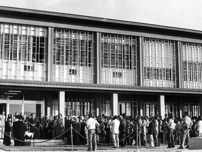 Τα εγκαίνια του κτιρίου Α