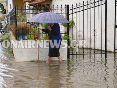 Μεσολόγγι: Άνοιξαν οι ουρανοί και πλημμύ...