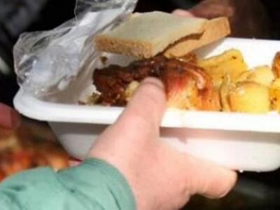 Προσφεύγουν στα συσσίτια κρυφά από... τη...