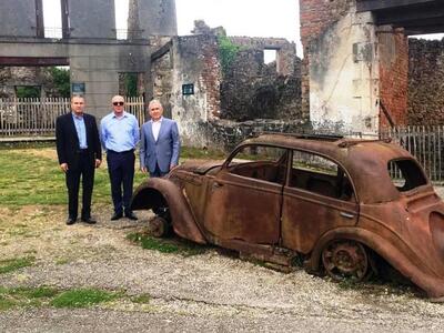 Στο μαρτυρικό Oradour-sur-Glane, της Γαλ...