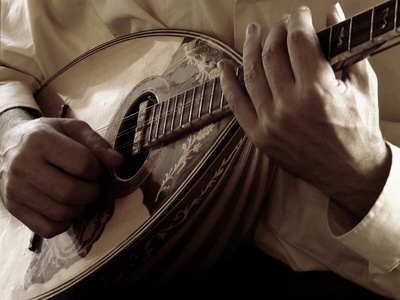 Αιγιάλεια: Ένα ταξίδι στο λαϊκό τραγούδι...