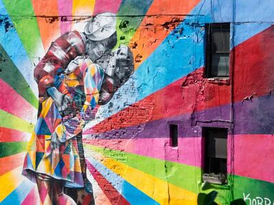 Εντυπωσιακό και μεγάλο γκράφιτι στο Μανχ...